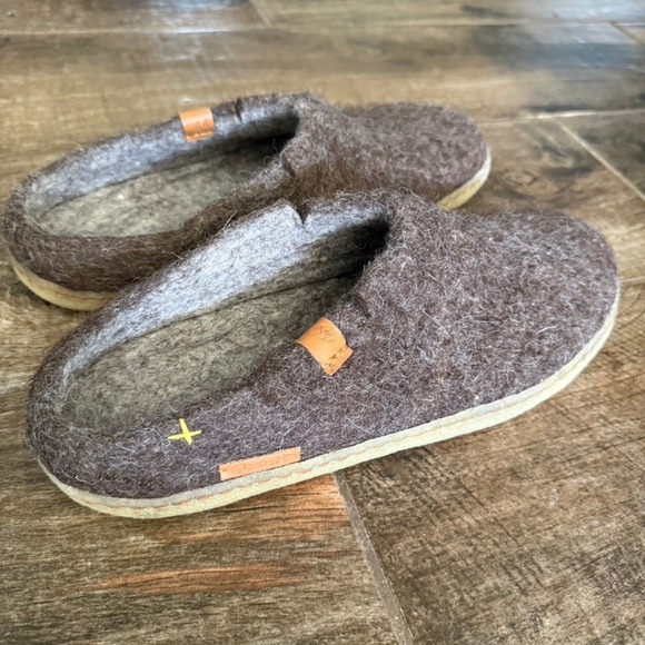 Betterfelt Classic Brown Wool Felt Natural Rubber Sole Slippers,Men's 11/EU 44 - Picture 7 of 10